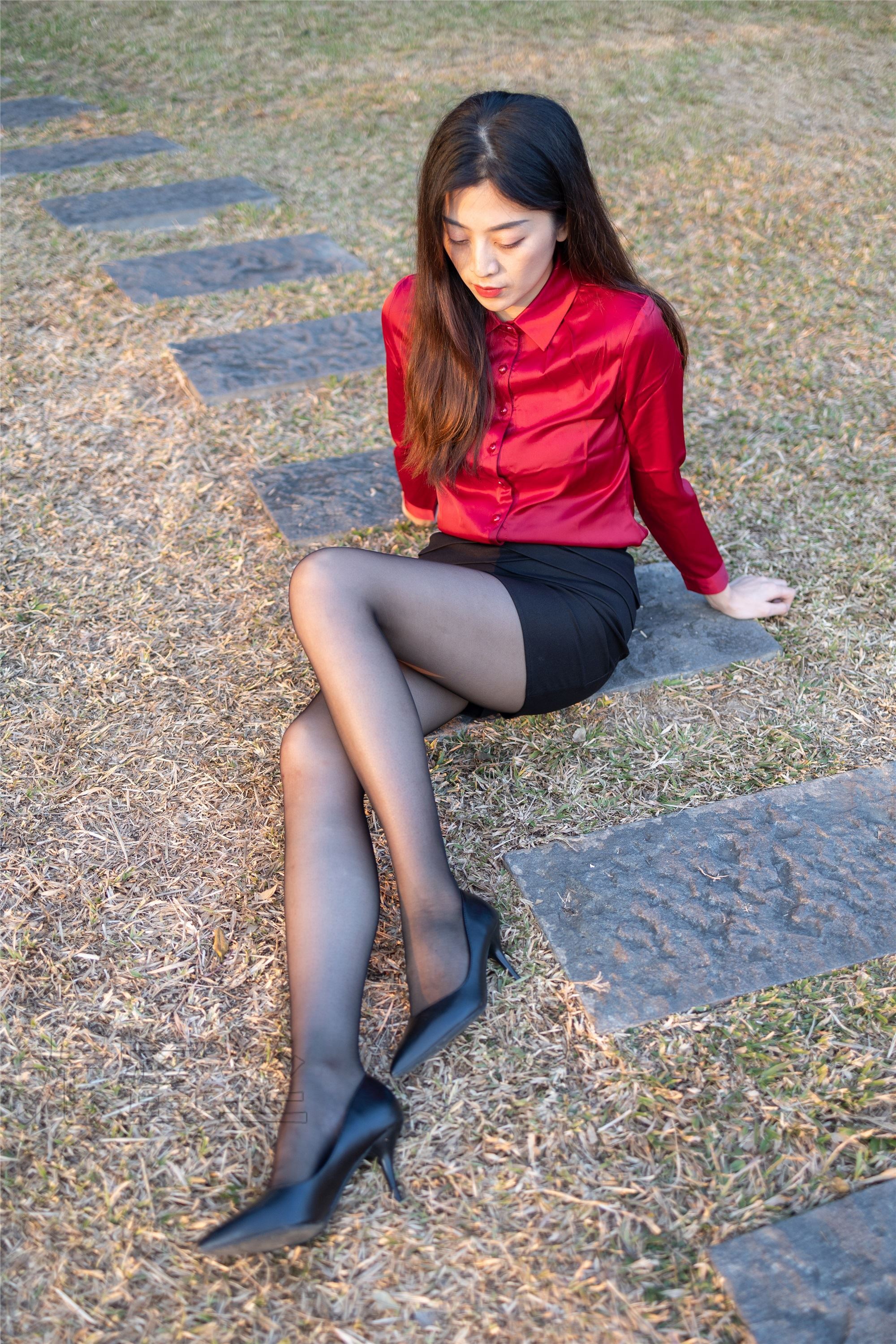 尤蜜丝 穿搭写真 NO.090